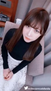 20岁安徽女神【小陈陈】家中自慰，撒尿，洗澡，无辜的大眼睛，汩汩冒水的小穴，挑逗你的神经