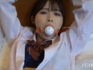 清纯小虎牙美女床上漏奶漏逼诱惑秀逼逼粉嫩